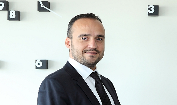 İZODER'in Yeni Başkanı Emrullah Eruslu Oldu İZODER'in Yeni Başkanı Emrullah Eruslu Oldu