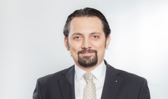 Yılın Profesyoneli: Baumit Satış ve Pazarlama Direktörü Erdil Dinçer Yılın Profesyoneli: Baumit Satış ve Pazarlama Direktörü Erdil Dinçer