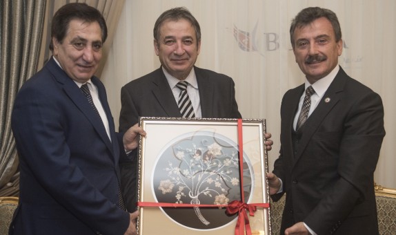 Şişecam, Bursa Yenişehir'e Okul Yapıyor Şişecam, Bursa Yenişehir'e Okul Yapıyor