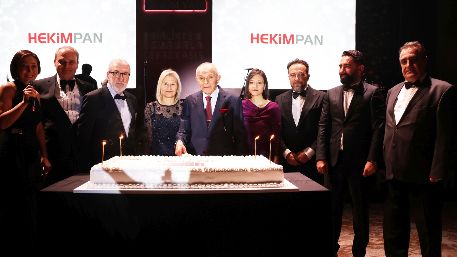 Hekim Yapı 25. Yılını Bayileriyle Kutladı Hekim Yapı 25. Yılını Bayileriyle Kutladı
