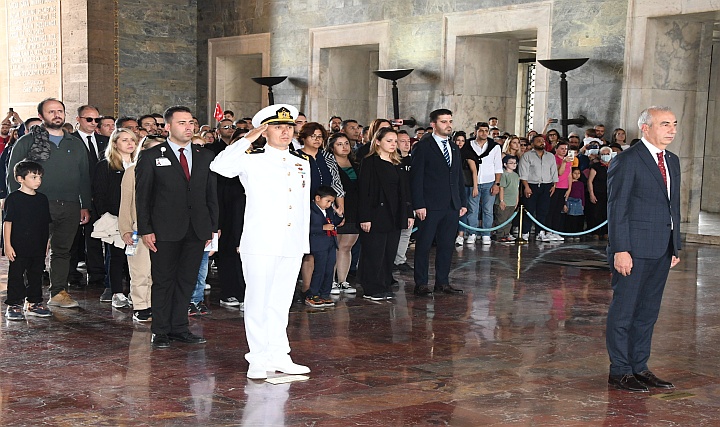 İstanbul Teknik İnşaat, Anıtkabir'e Resmi Ziyaret Gerçekleştirdi İstanbul Teknik İnşaat, Anıtkabir'e Resmi Ziyaret Gerçekleştirdi
