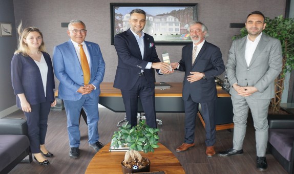 Yalıtım Sektörü Başarı Ödülleri'ni Kazananlar Ödüllerini Alıyor