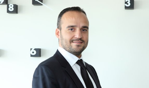 Yeni Dönemde İZODER Başkan Vekilliğini Emrullah Eruslu Üstlendi Yeni Dönemde İZODER Başkan Vekilliğini Emrullah Eruslu Üstlendi