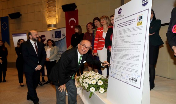 BTM'den Kadının Güçlenmesi için İmza BTM'den Kadının Güçlenmesi için İmza