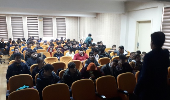 Emülzer, Lise Öğrencilerine "Yapılarda Su Yalıtımı'' Sunumu Yaptı Emülzer, Lise Öğrencilerine "Yapılarda Su Yalıtımı'' Sunumu Yaptı