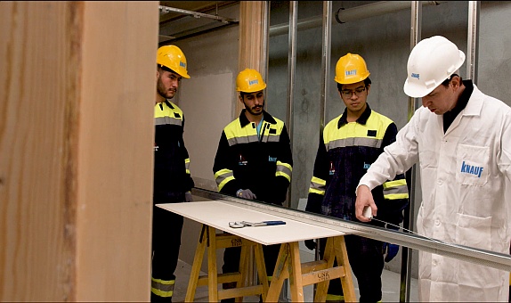 Knauf, Ustalarının Mesleki Yeterlilik Belgesine Sponsor Oluyor Knauf, Ustalarının Mesleki Yeterlilik Belgesine Sponsor Oluyor