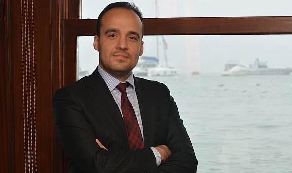 Eryap Grup CEO'su Emrullah Eruslu: "Türkiye'nin Yalıtım Karnesi Zayıf" Eryap Grup CEO'su Emrullah Eruslu: "Türkiye'nin Yalıtım Karnesi Zayıf"