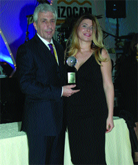 İZOTİM, 2005 Yılı Eğitim ve Uygulama Ödüllerinin Sahibi Oldu İZOTİM, 2005 Yılı Eğitim ve Uygulama Ödüllerinin Sahibi Oldu