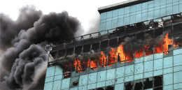 Enerji Verimli Cephe Sistemlerinin Yangın Anındaki Davranışı: Cephe Yangınları(*) Enerji Verimli Cephe Sistemlerinin Yangın Anındaki Davranışı: Cephe Yangınları(*)