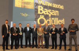 Ödüller Sahiplerini Buldu... Ödüller Sahiplerini Buldu...