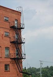 Pasif Yangın Durdurucu Malzemeler ile Yangın Yalıtımı ve Kaçış Yolları Pasif Yangın Durdurucu Malzemeler ile Yangın Yalıtımı ve Kaçış Yolları